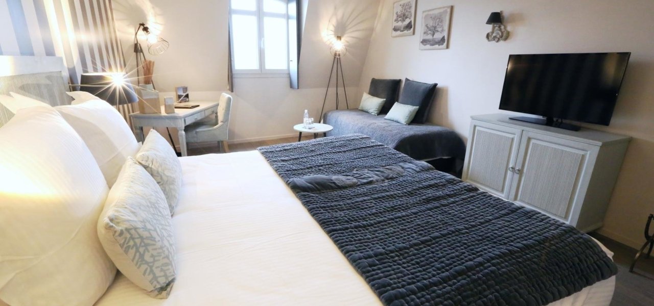 Bedroom Burgundy - Hostellerie Cèdre & Spa